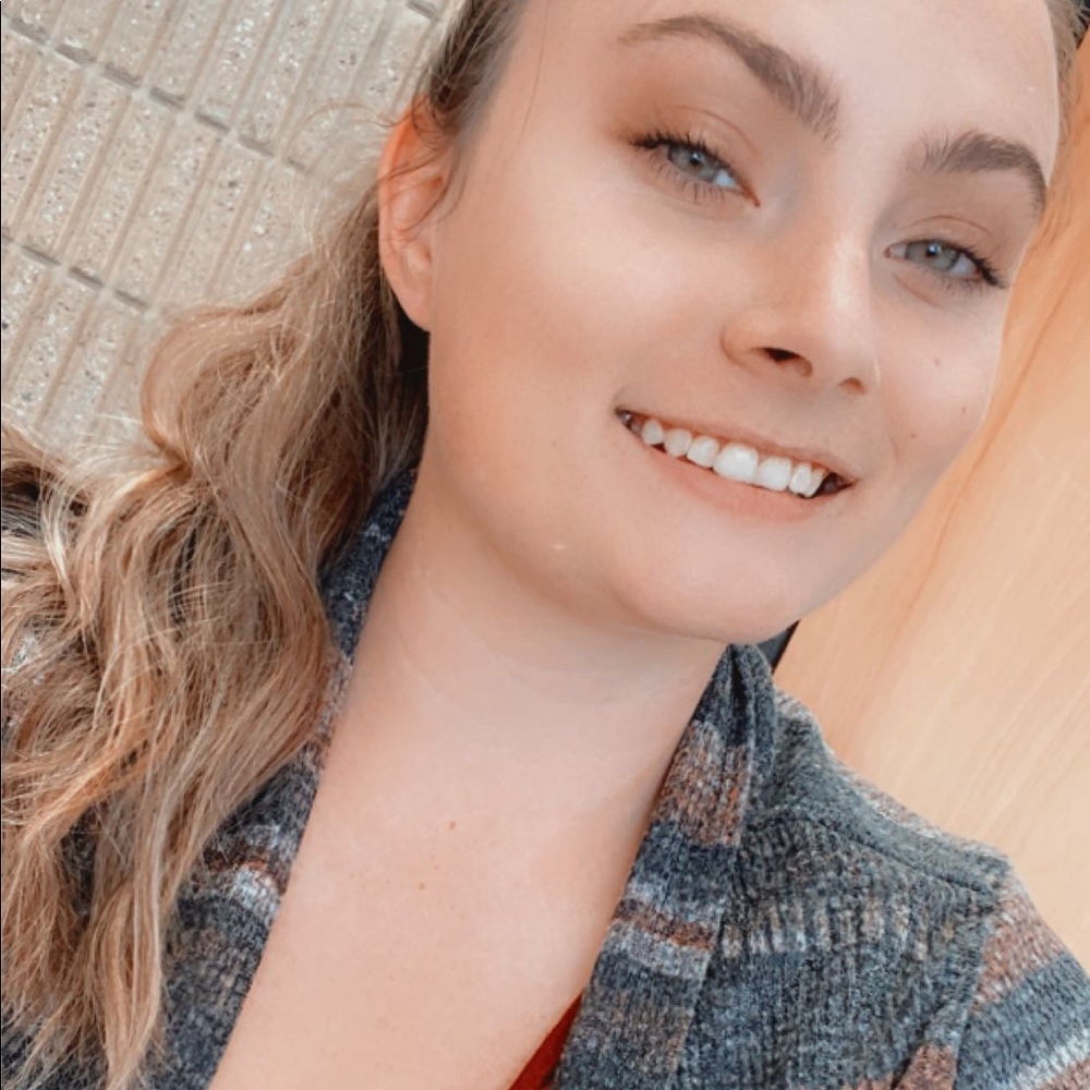 Meet your Posher, Holly